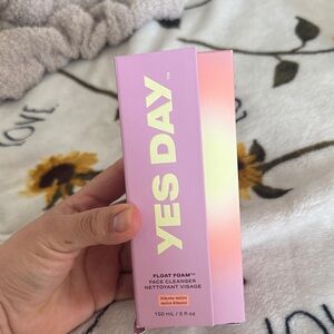 YES DAY Float Foam Face Cleanser - Pink Gradient Box